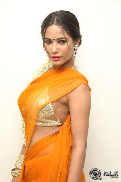 Poonam-Pandey-Malini-and-Co-Press-Meet